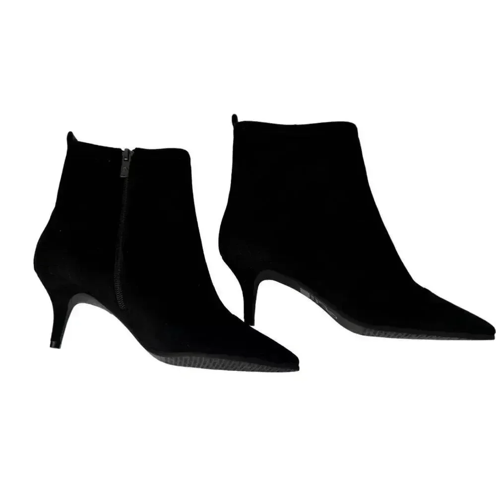 Adrianna Papell NWT’s Helene Micro Suede Boots. Size 8 m